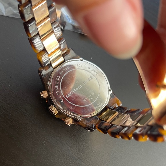 Michael Kors Tortoise Shell Watch - Picture 7 of 8